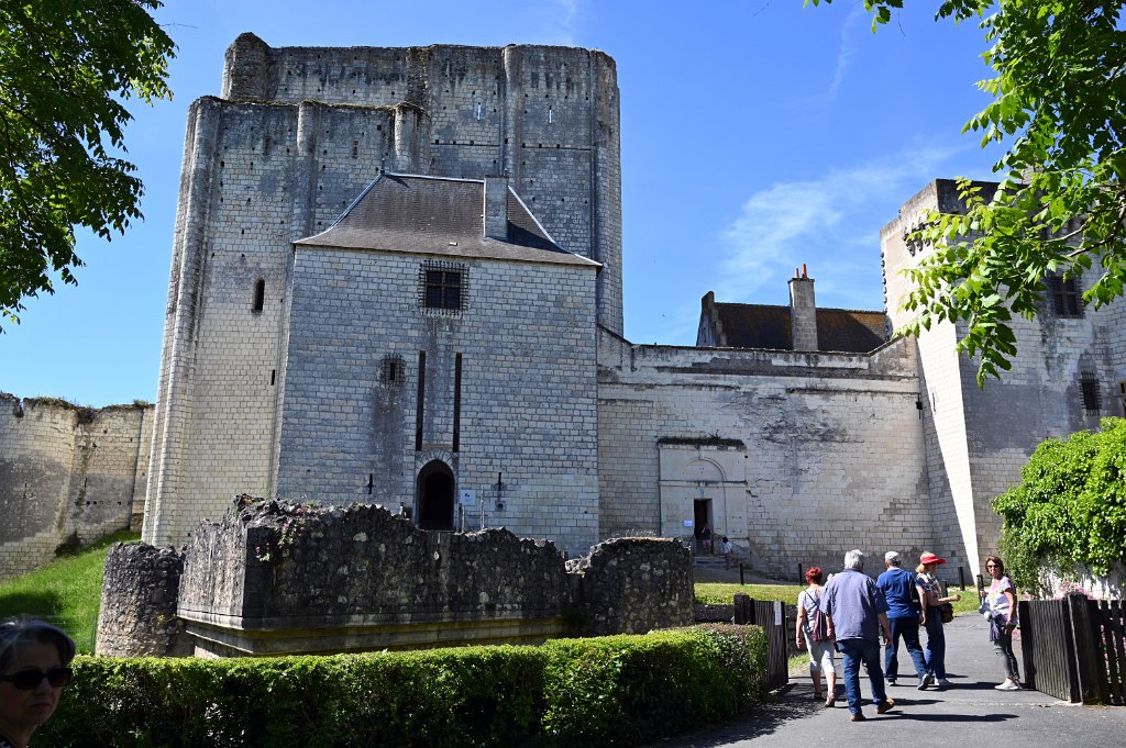 68 LOCHES - DONJON.JPG